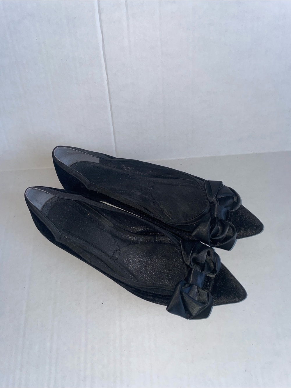 J.Renee Black Pointed Toe Bow Flats Ladies shoes Size 9.5